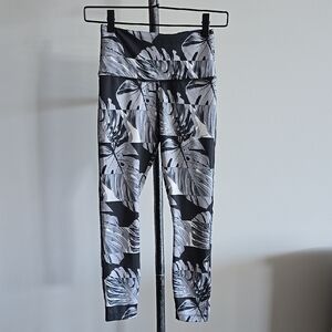 Nike Dri-Fit Leaf Print Women's Leggings